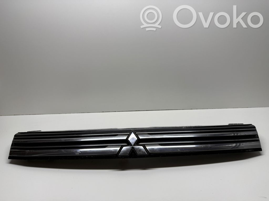 Mitsubishi Outlander Etusäleikkö 