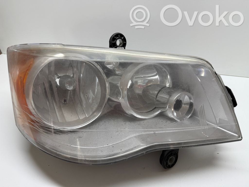 Dodge Grand Caravan Lampa przednia 