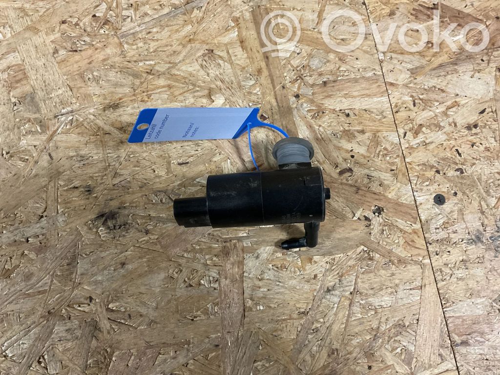 Suzuki SX4 Windscreen/windshield washer pump 