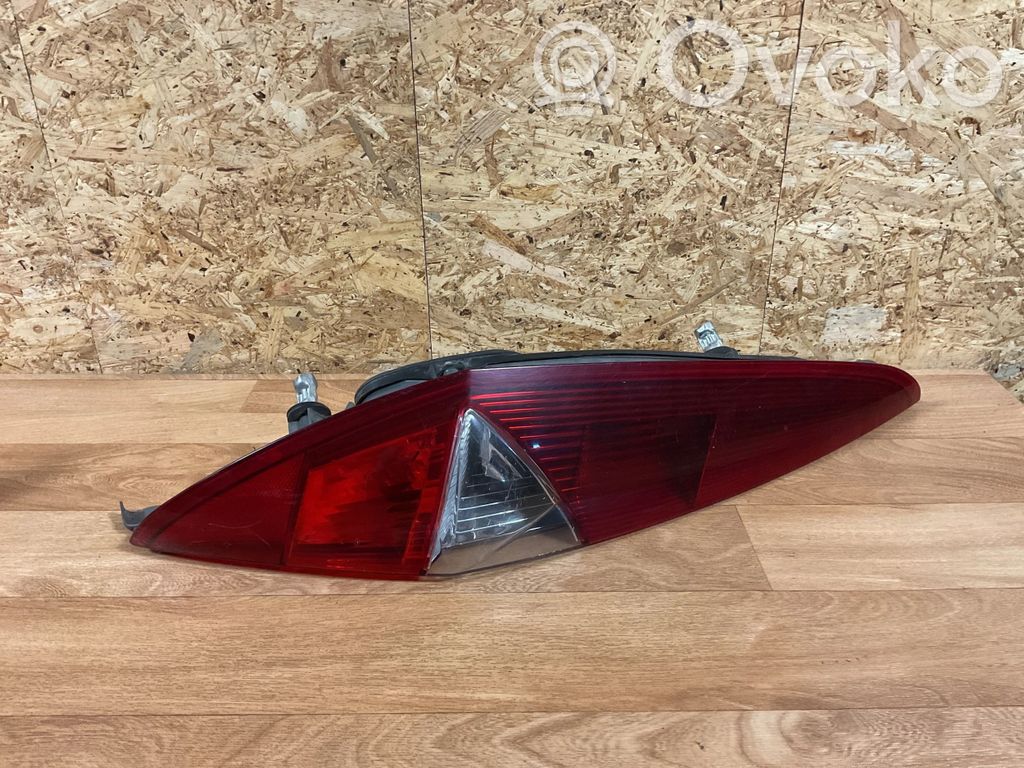 Fiat Punto (188) Aizmugurējais lukturis virsbūvē 