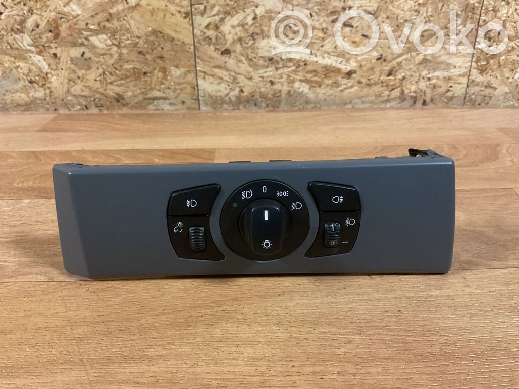 Light switch   6925286,6925286,33290102