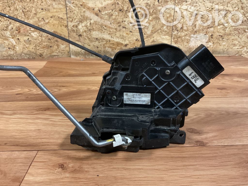 Mazda 3 I Front door lock 