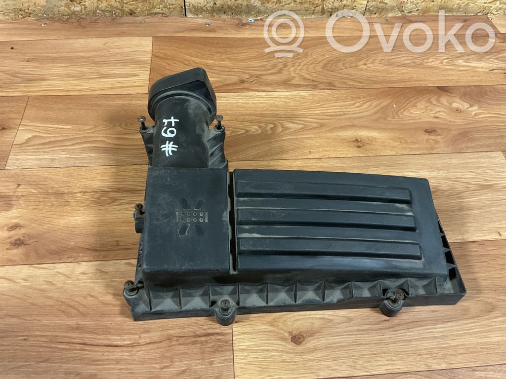 Volkswagen PASSAT B6 Air filter box cover 