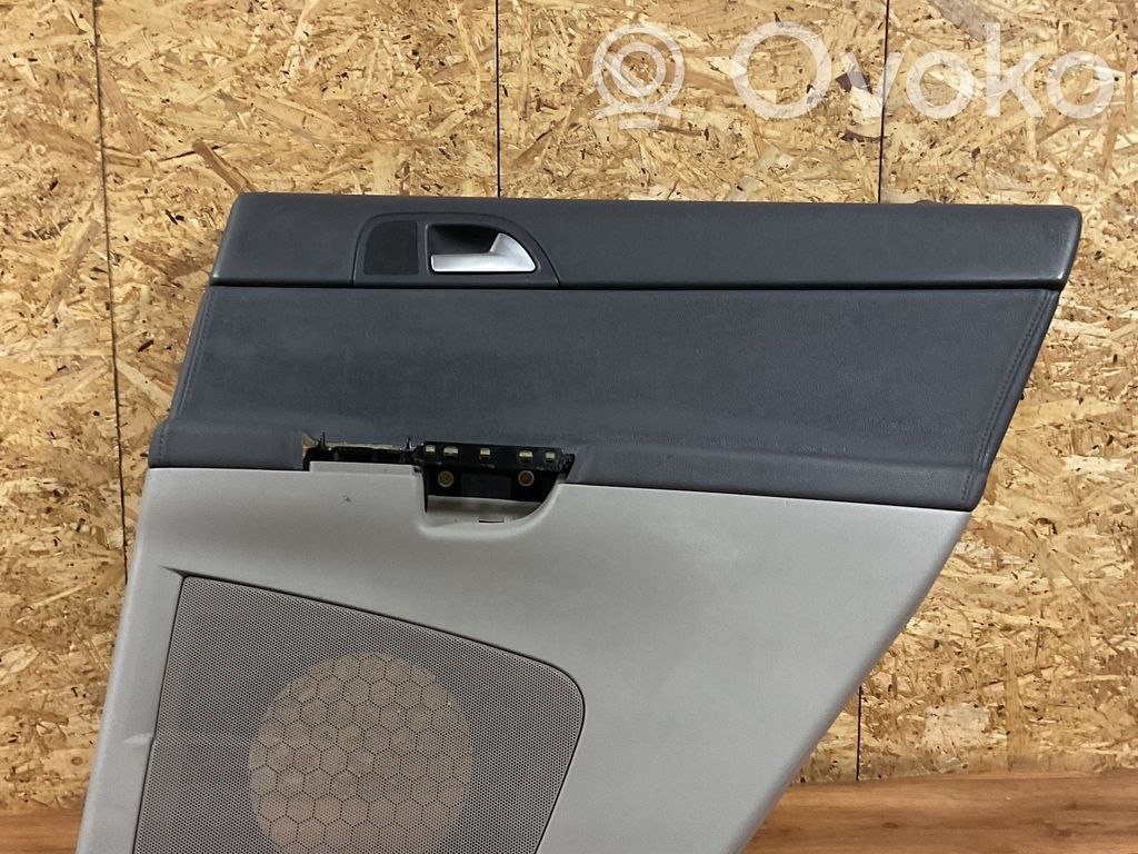 Volvo V50 Apšuvums aizmugurējām durvīm 
