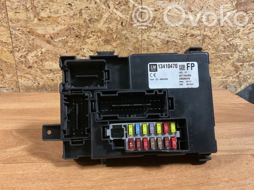 Opel Meriva B Sulakemoduuli 