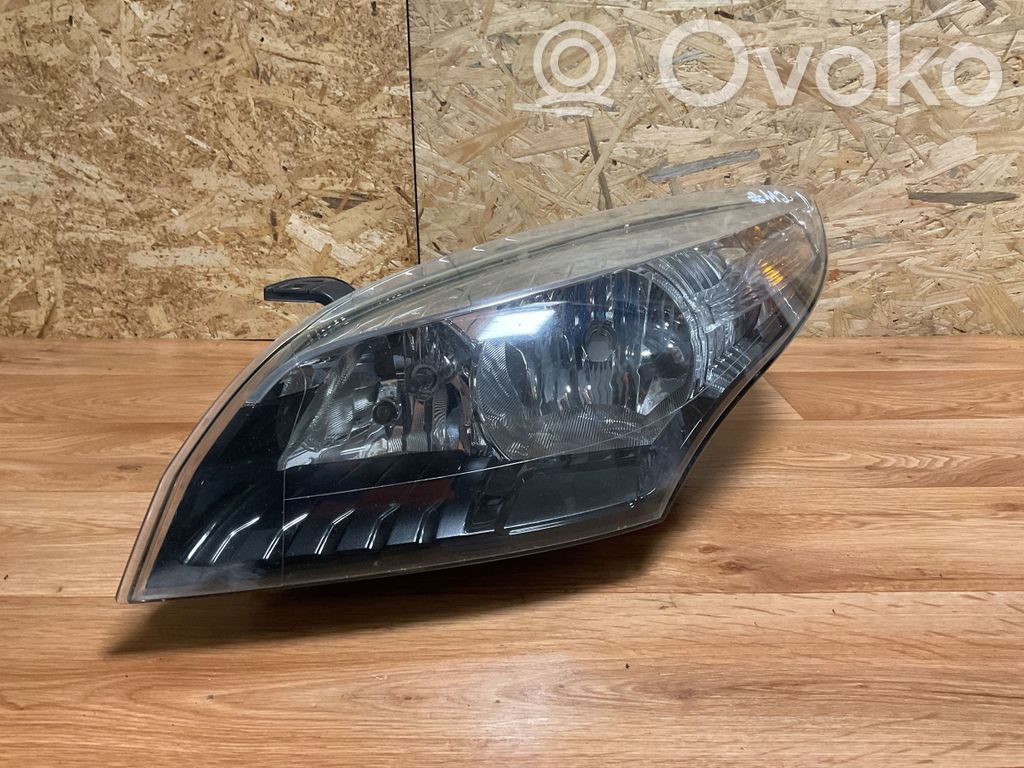 Renault Megane III Lampa przednia 