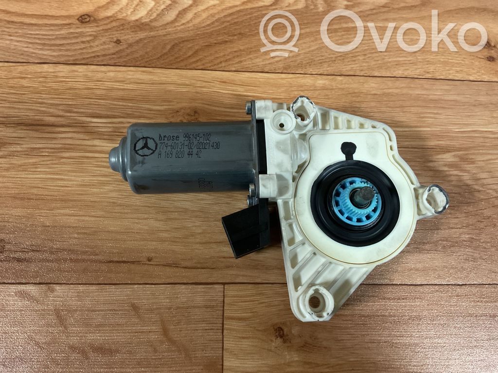 Mercedes-Benz B W245 Silnik regulatora szyby drzwi przednich 