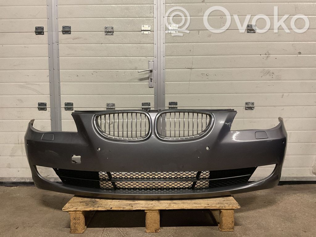 BMW 5 E60 E61 Priekšējais bamperis 