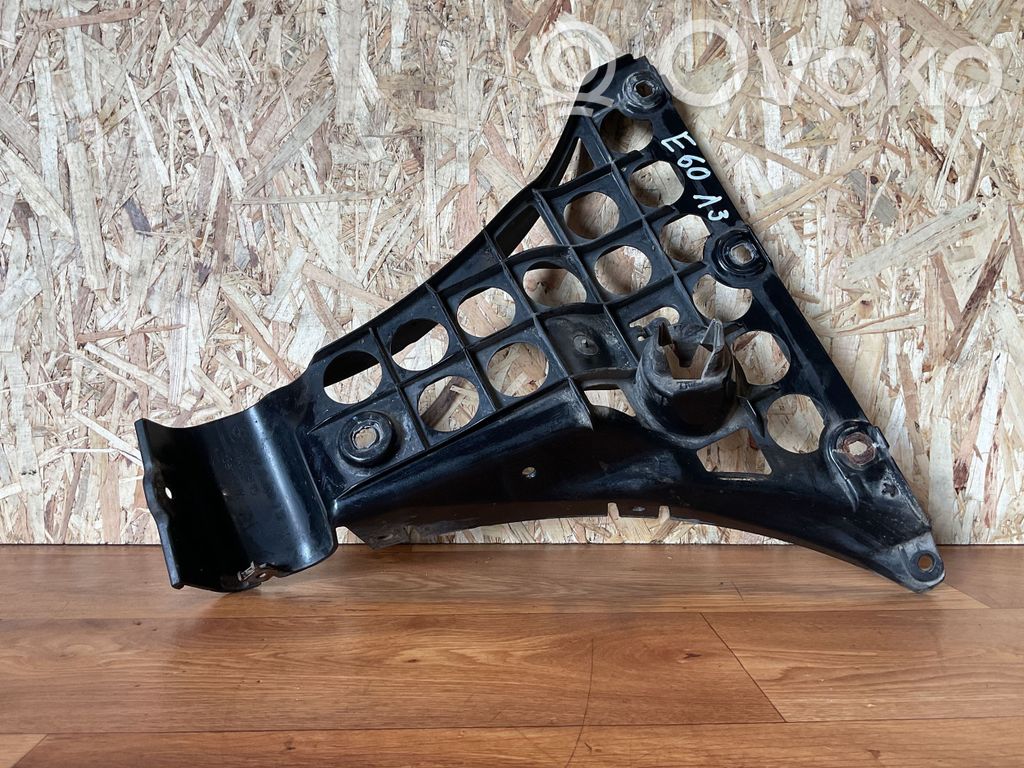 Rear bumper mounting bracket   7033715,11460915