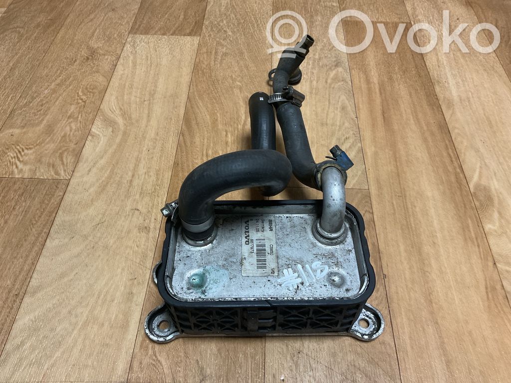 Volvo V70 Engine oil radiator 