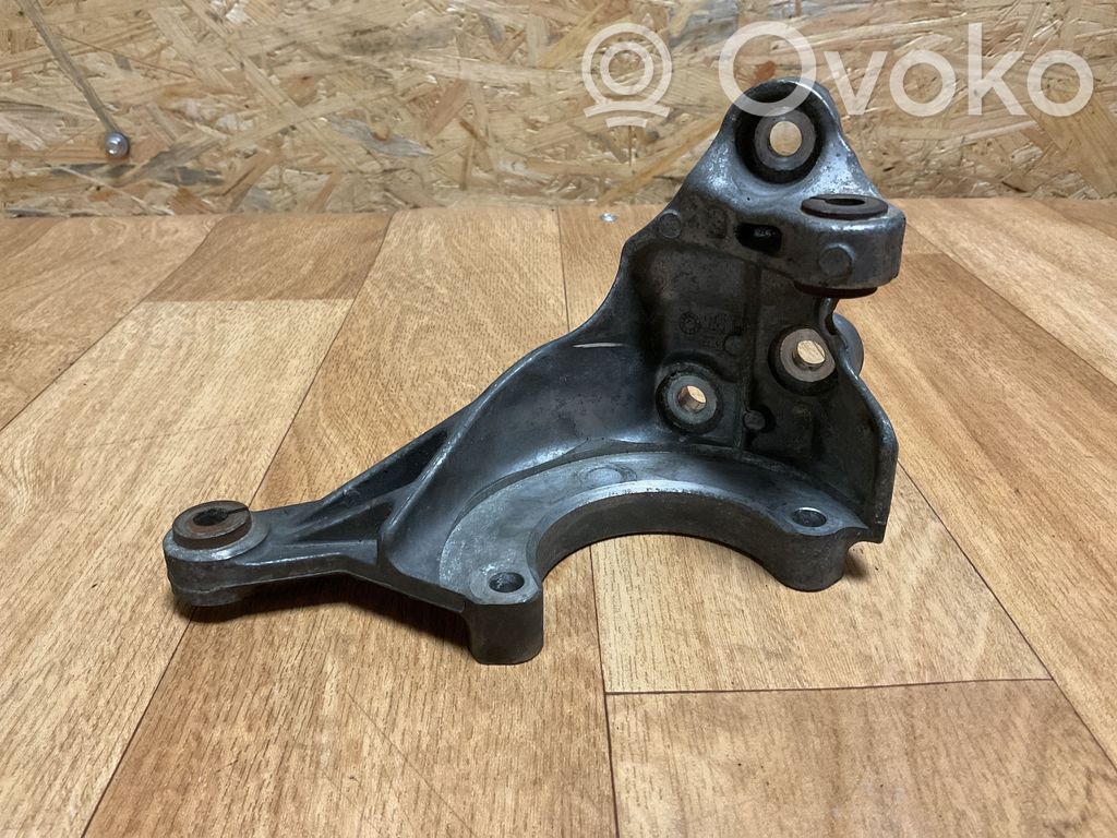 Volkswagen Touareg II Power steering pump mounting bracket 