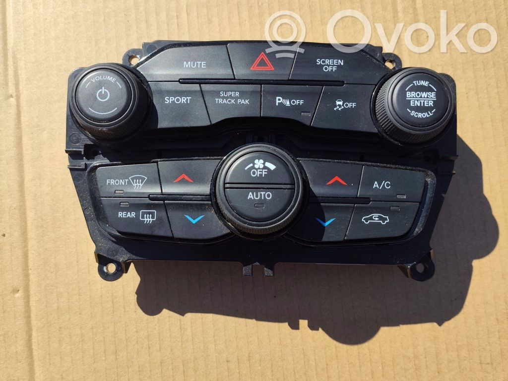 Climate control unit   P68293608AD