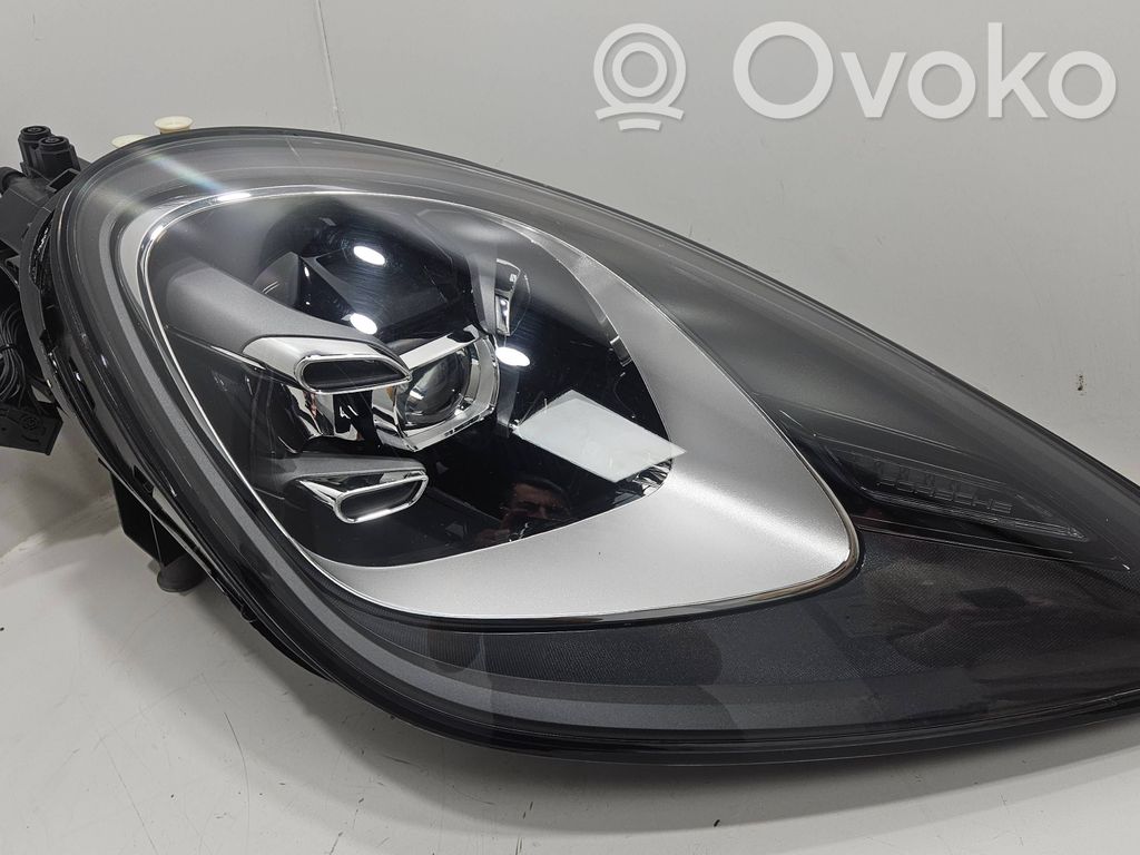 Porsche Cayenne (9Y0 9Y3) Lampa przednia 