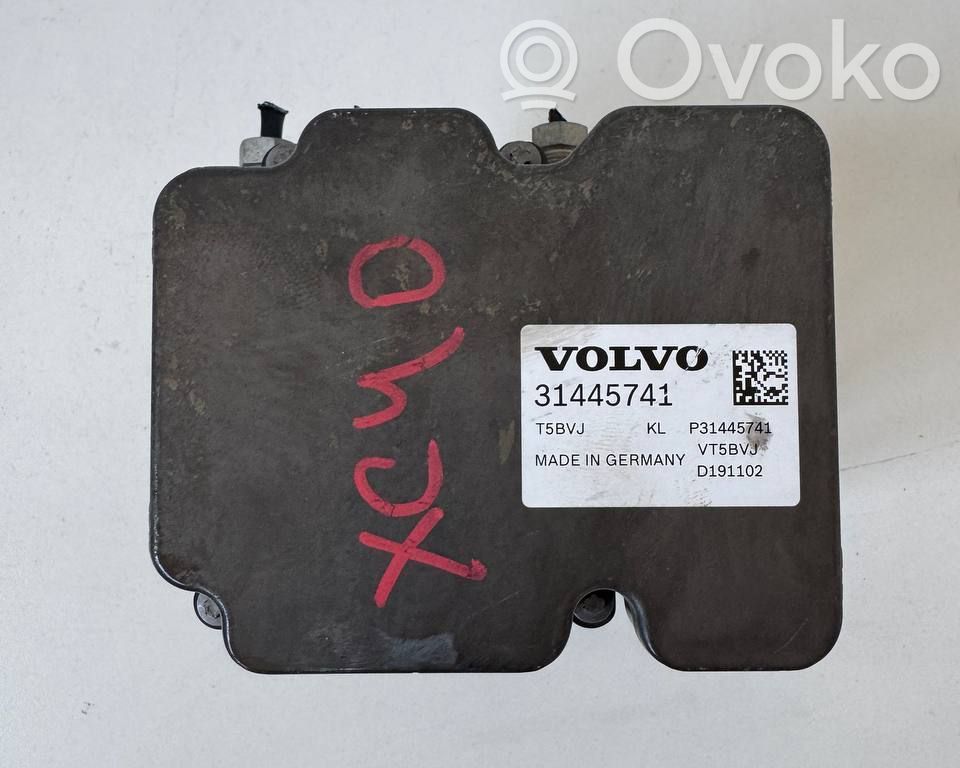 Volvo XC40 Sterownik / moduł ABS 