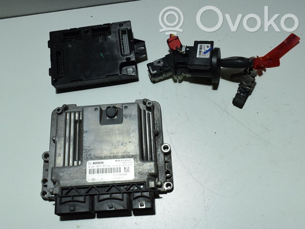 Renault Trafic III (X82) Unitate control motor/modul ECU 