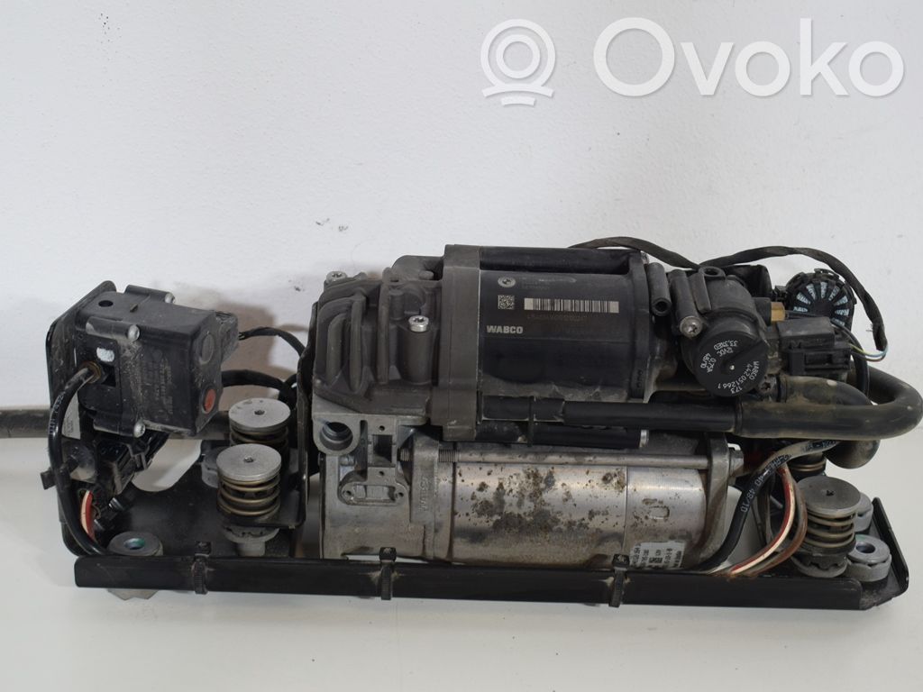 BMW 5 F10 F11 Kompresor zawieszenia pneumatycznego osi przedniej 