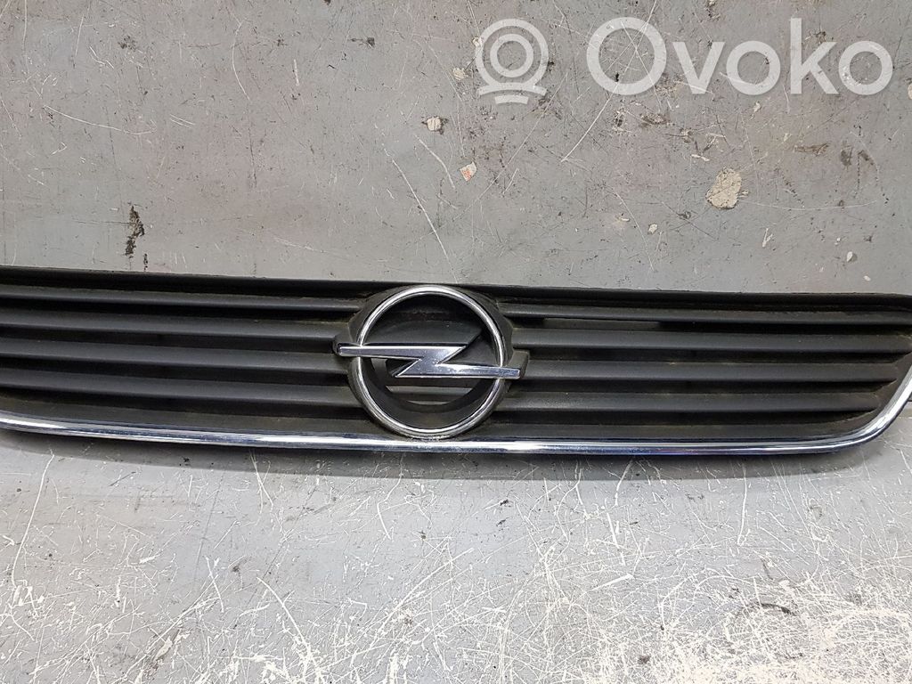 Opel Astra G Etusäleikkö 