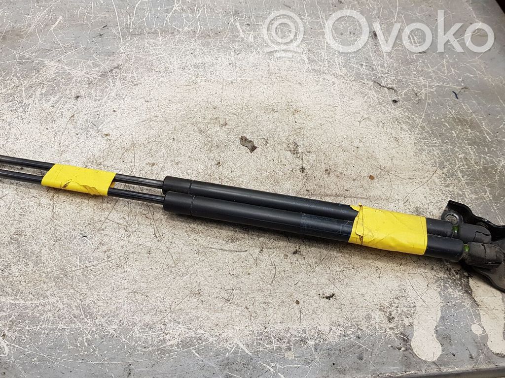 Toyota Corolla E120 E130 Tailgate/trunk strut/damper 