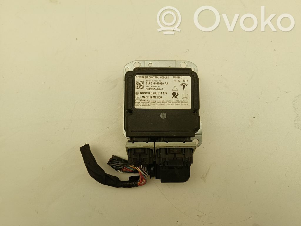 Tesla Model 3 Airbag control unit/module 