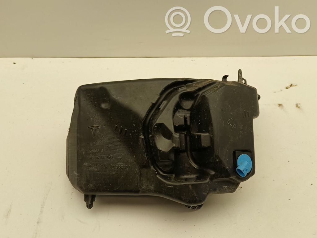 Tesla Model 3 Zbiornik płynu do spryskiwaczy szyby przedniej / czołowej 