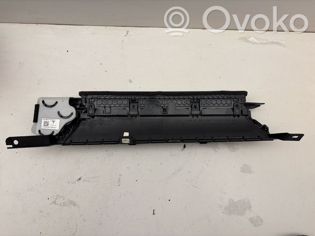 Tesla Model Y Dysze / Kratki nawiewu deski rozdzielczej 