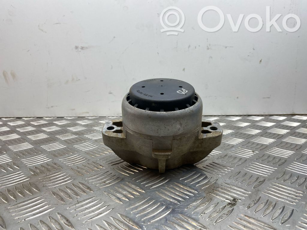 Porsche Panamera (971) Engine mount bracket 