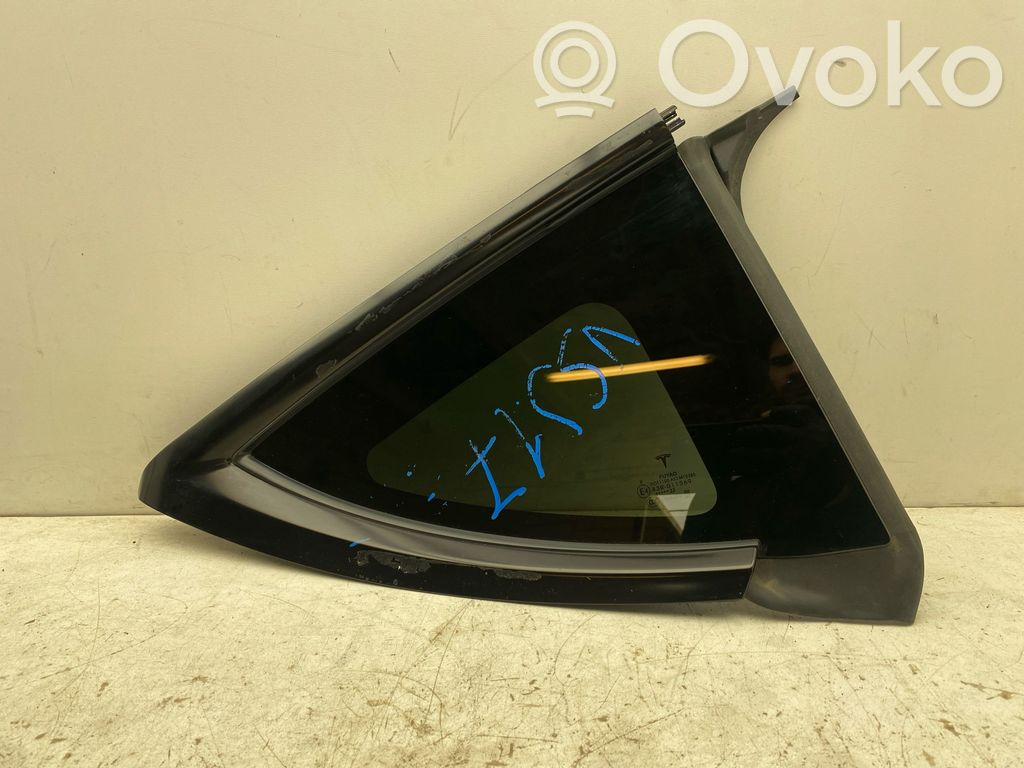 Tesla Model Y Ventanilla de ventilación de la puerta trasera 