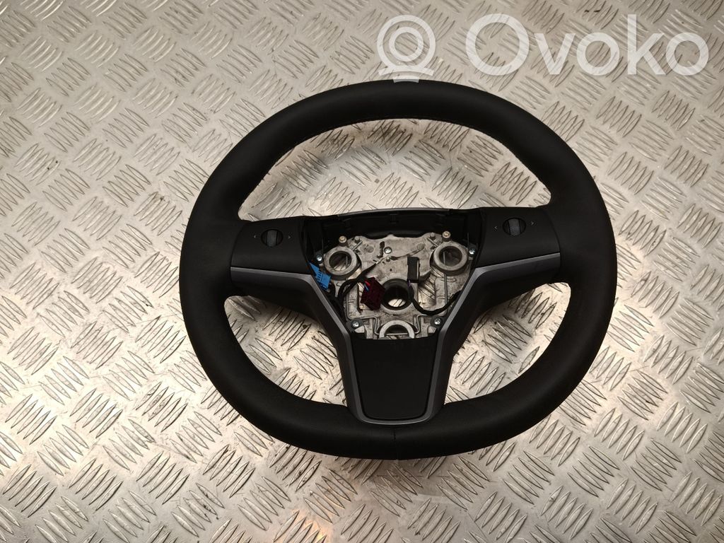 Tesla Model Y Stūre 