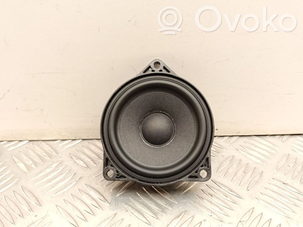 Tesla Model Y Panel speaker 