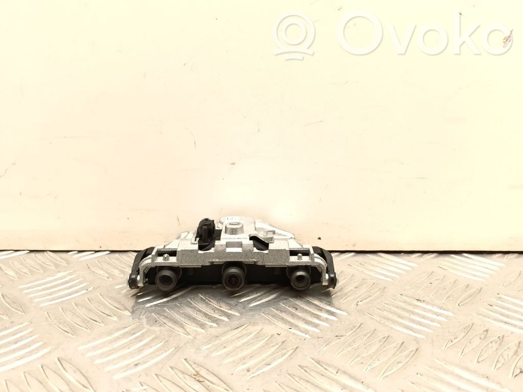 Tesla Model Y Windshield/windscreen camera 