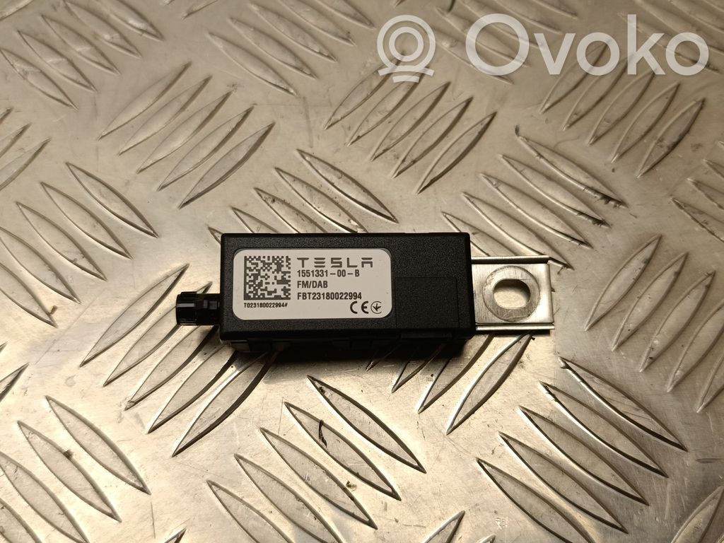 Tesla Model Y Antenos stiprintuvas 