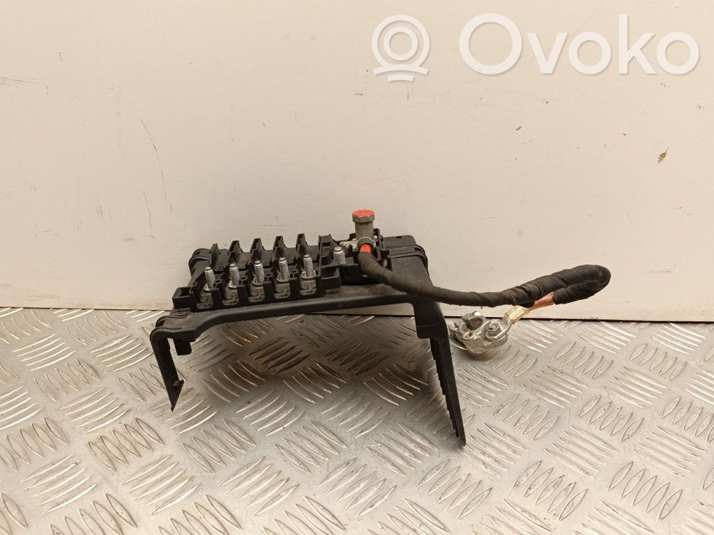 Skoda Enyaq iV Juego de caja de fusibles 