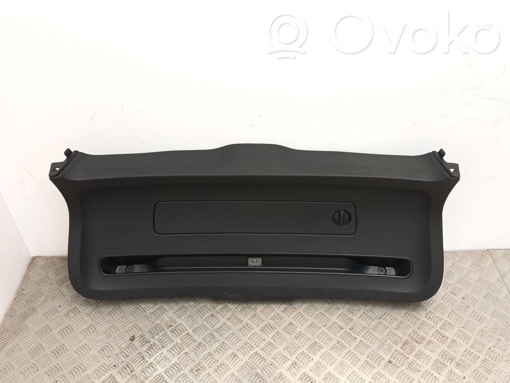 Volvo XC40 Tailgate trim 