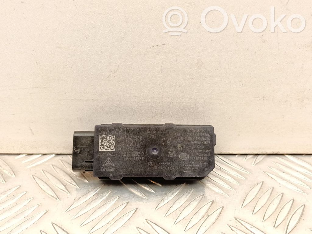 Skoda Enyaq iV Keyless system antenna 