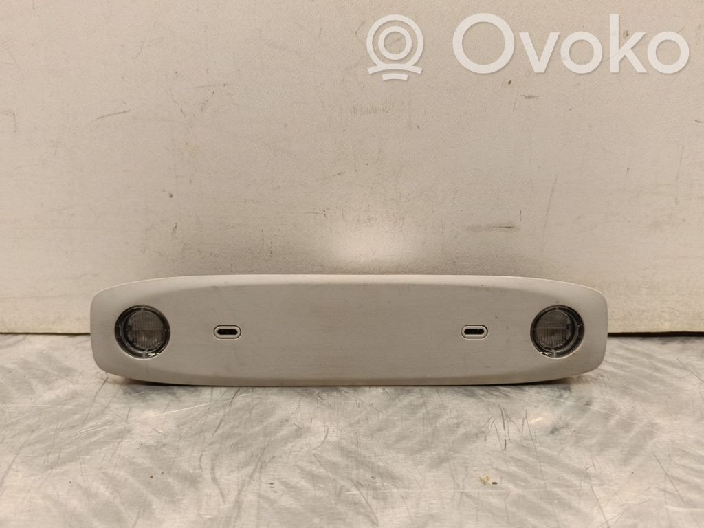 Rear seat light   P109257400C