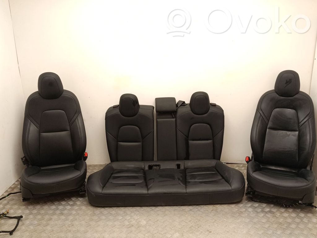 Tesla Model 3 Sėdynių komplektas 