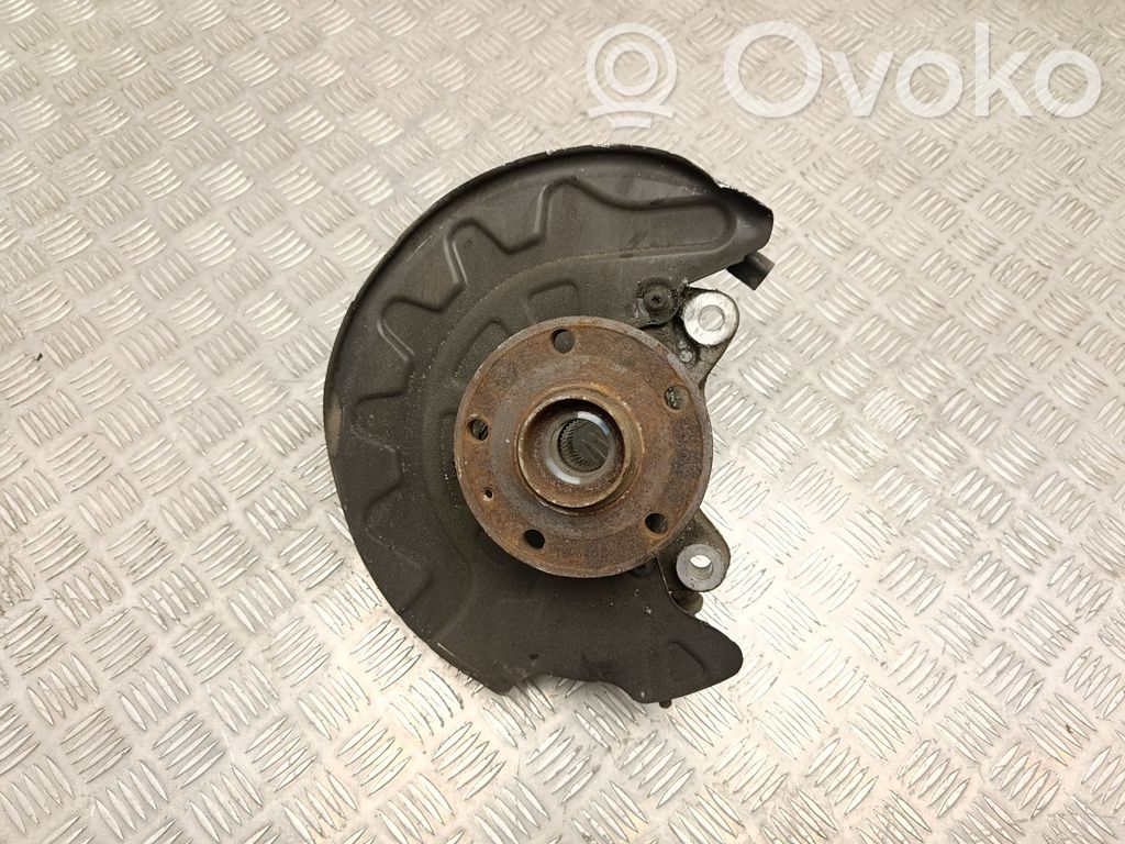 Volkswagen Golf VII Cubo de rueda delantera 