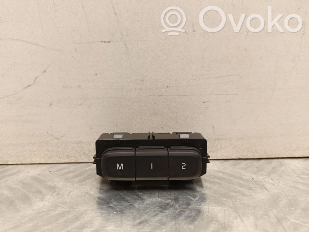 Volvo XC40 Przyciski sterowania fotela 