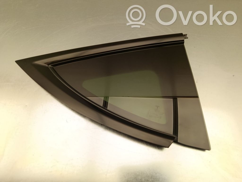 Tesla Model Y Ventanilla de ventilación de la puerta trasera 
