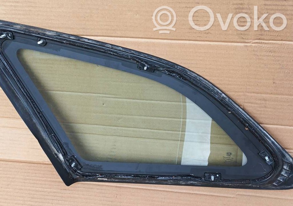 Vidrio lateral trasero   DOT736AS2M32,43R019700