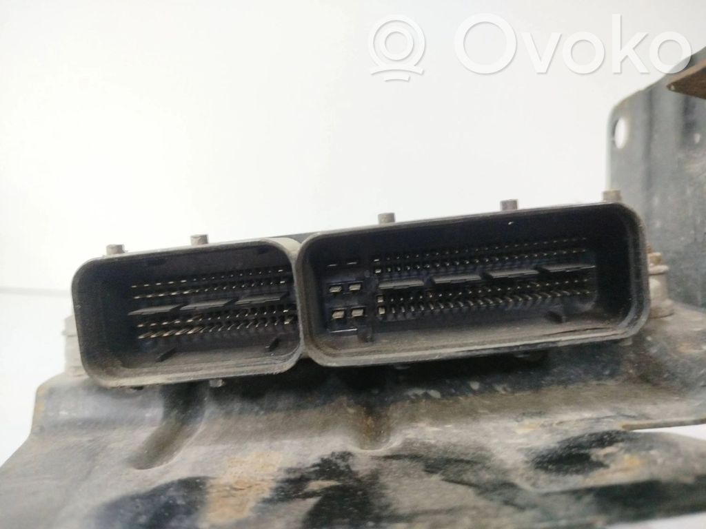 Opel Zafira B Engine control unit/module 