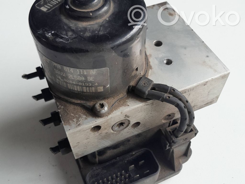 Volkswagen Golf IV Bomba de ABS 