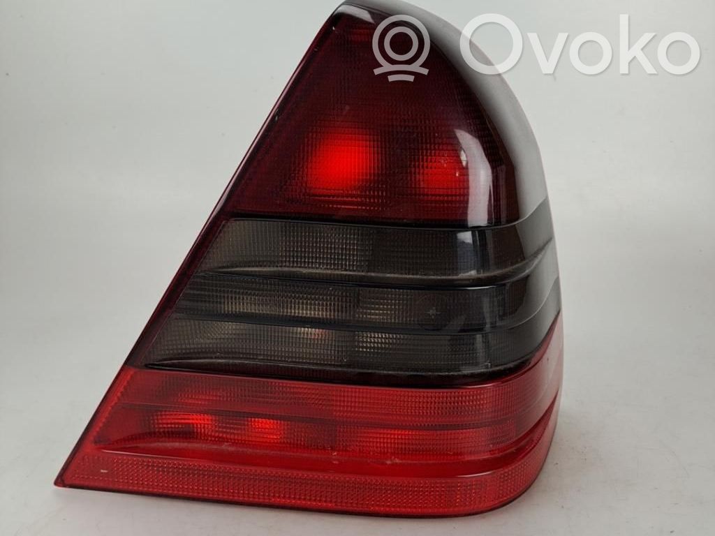 Mercedes-Benz C W202 Lampa tylna 