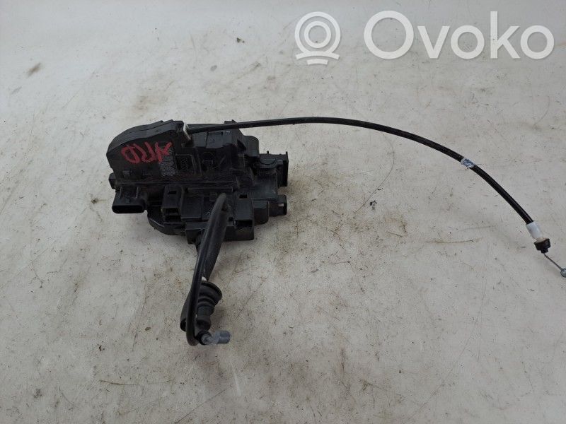 KIA Ceed Takaoven lukko 
