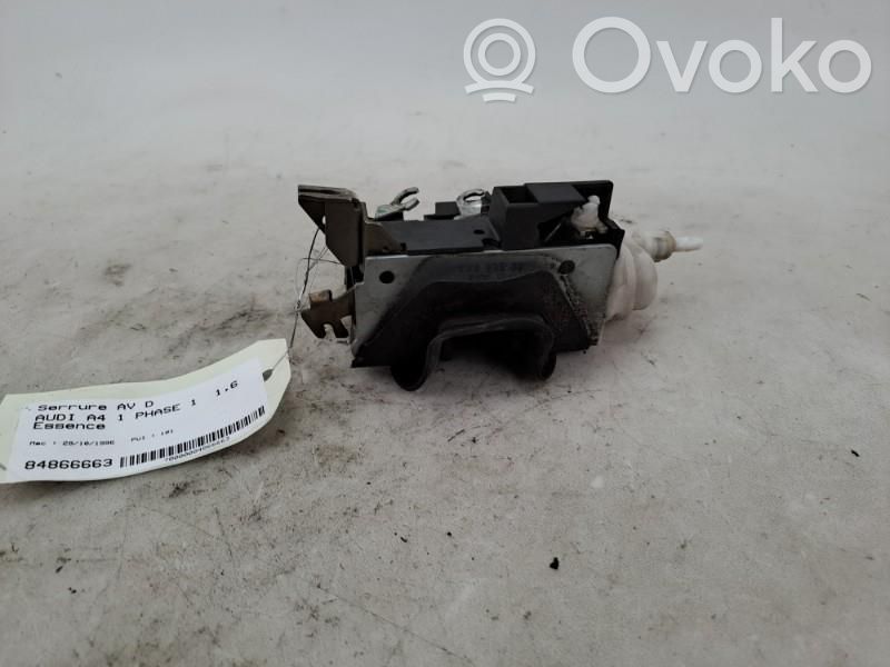 Audi A4 S4 B5 8D Etuoven lukko 