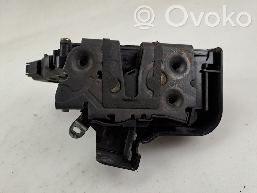 Front door lock   4892360