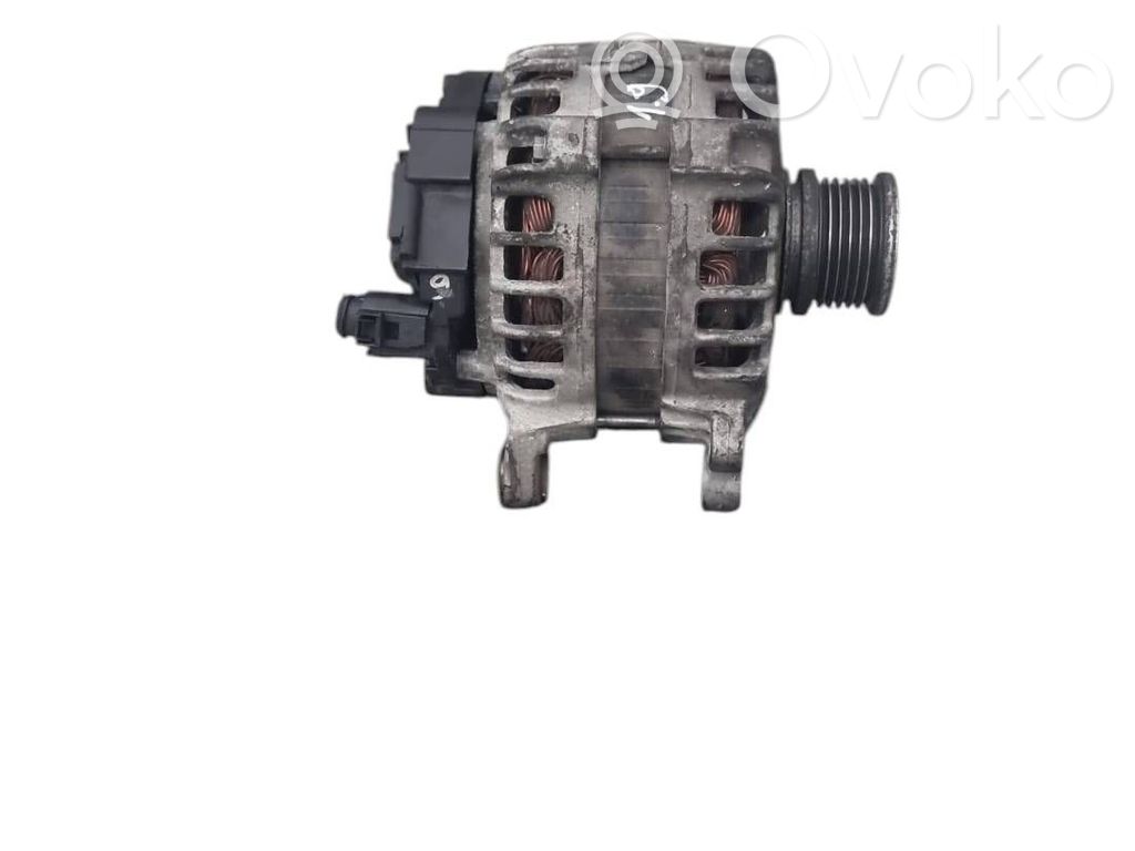 Volkswagen PASSAT B7 Alternator 