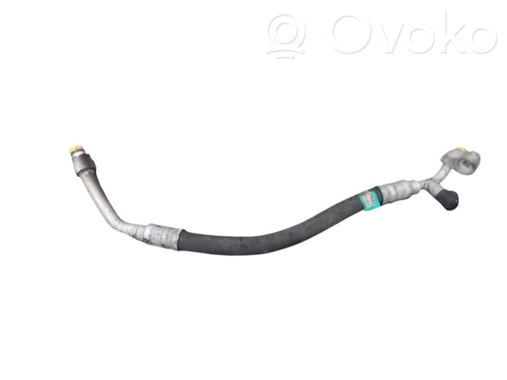 BMW 3 E90 E91 Ilmastointilaitteen putki (A/C) 