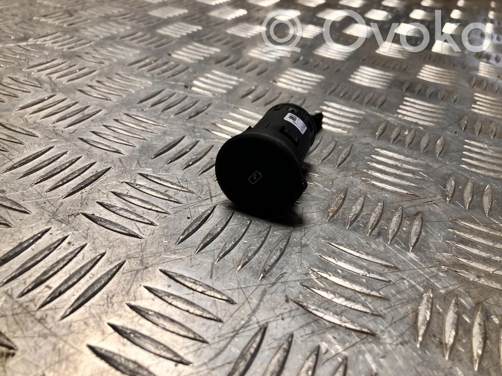 Volvo XC40 USB socket connector 