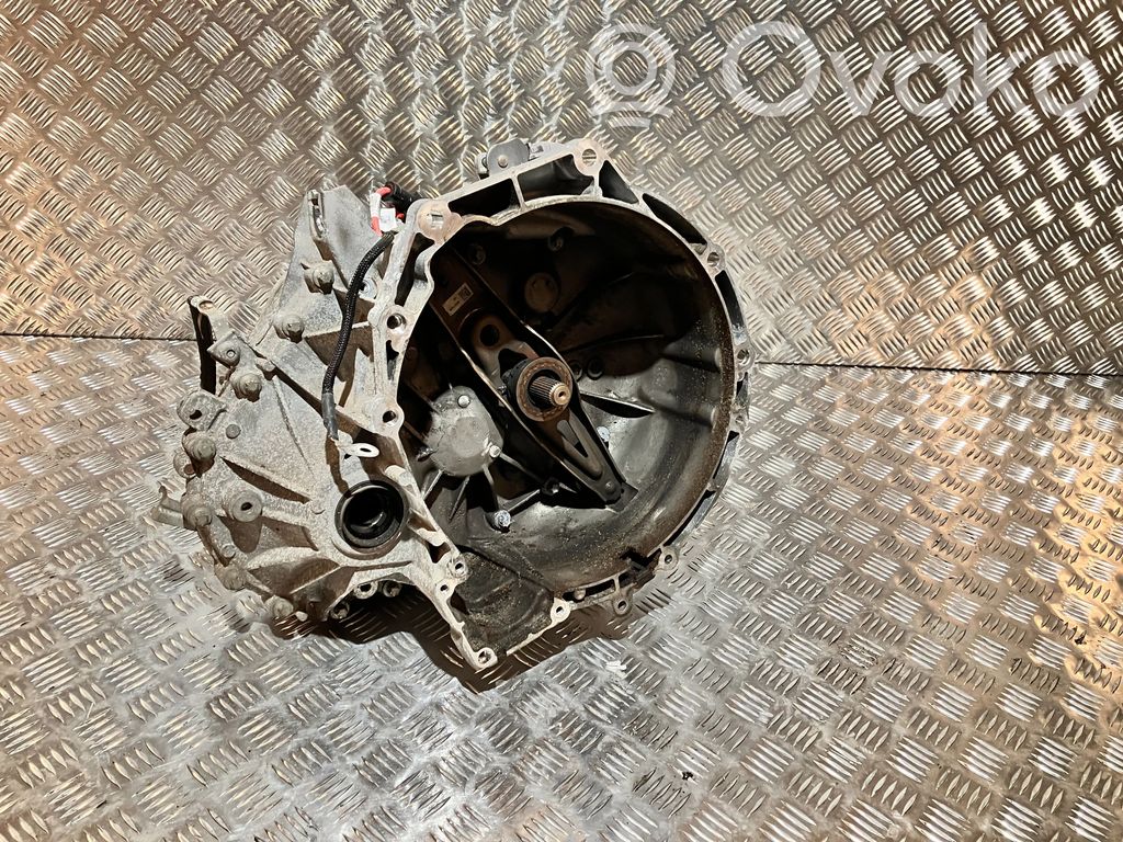BMW 1 F40 Cutie viteze manuală cu 6 trepte 